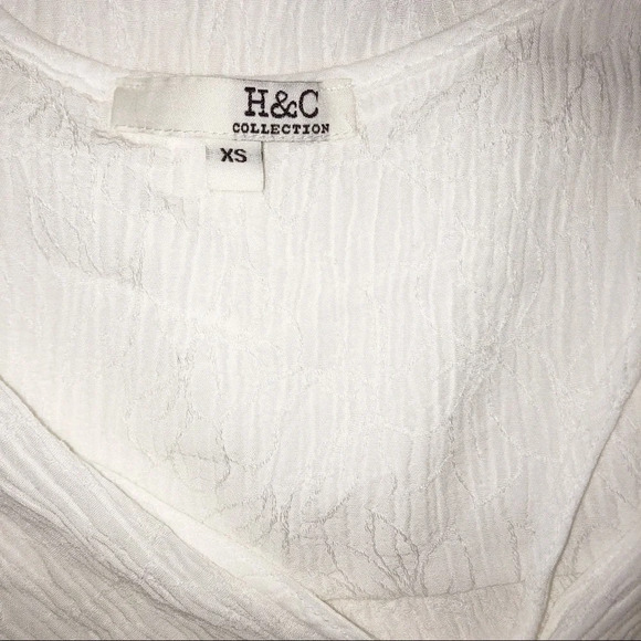 H&C Collection xsmall oversized boho tassel top - Picture 3 of 3